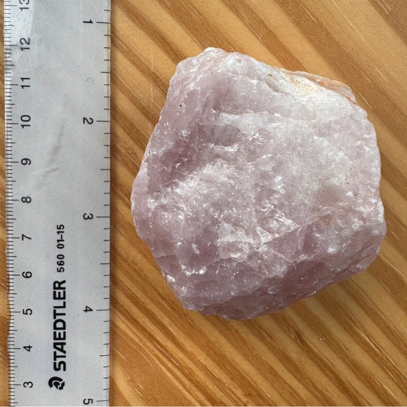 Raw Rose Quartz Crystal, collectible, mineral, rock, witchy, magic - Picture 3 of 4